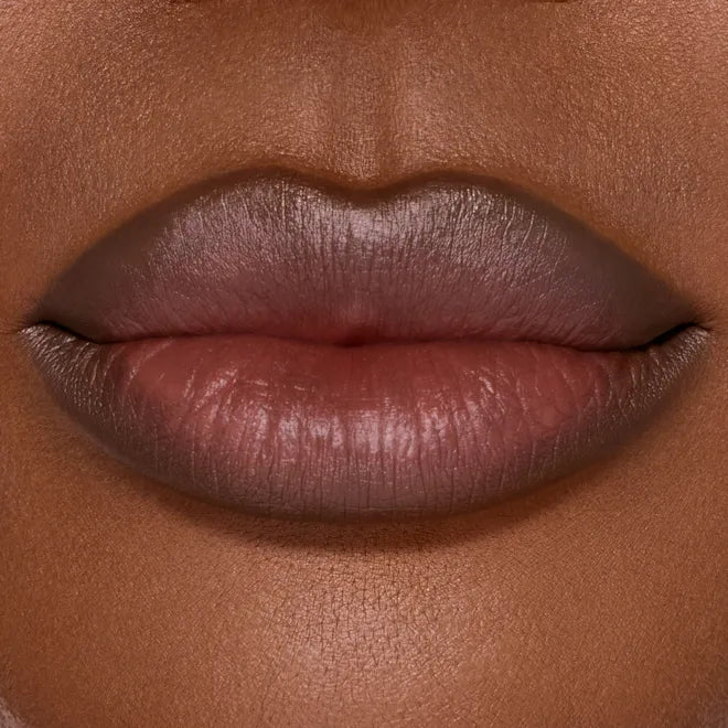 Lip Cheat Contour Duo - BELLA NOVA BEAUTY (PTY) LTDLip Contour PencilCharlotte TilburyBELLA NOVA BEAUTY (PTY) LTD